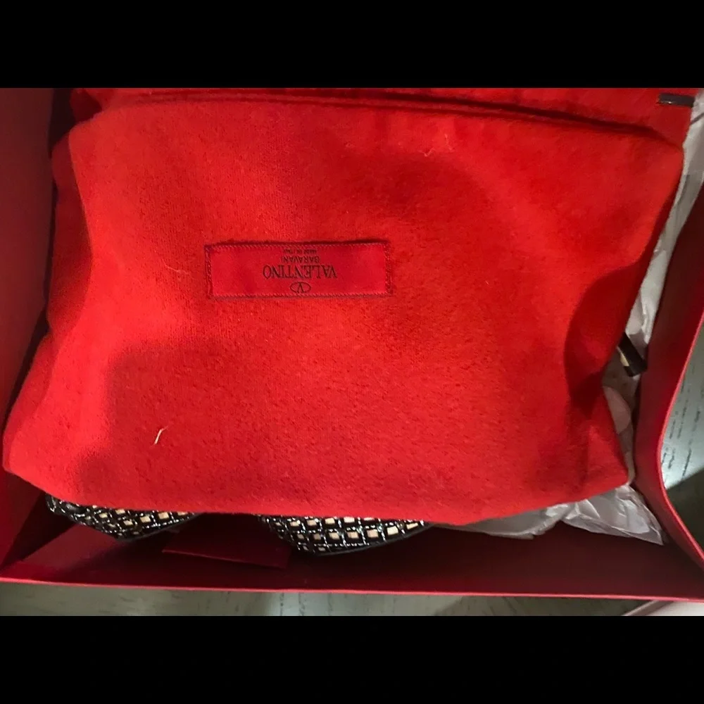 👠 VALENTINOS 👠💋 - Picture 3 of 7